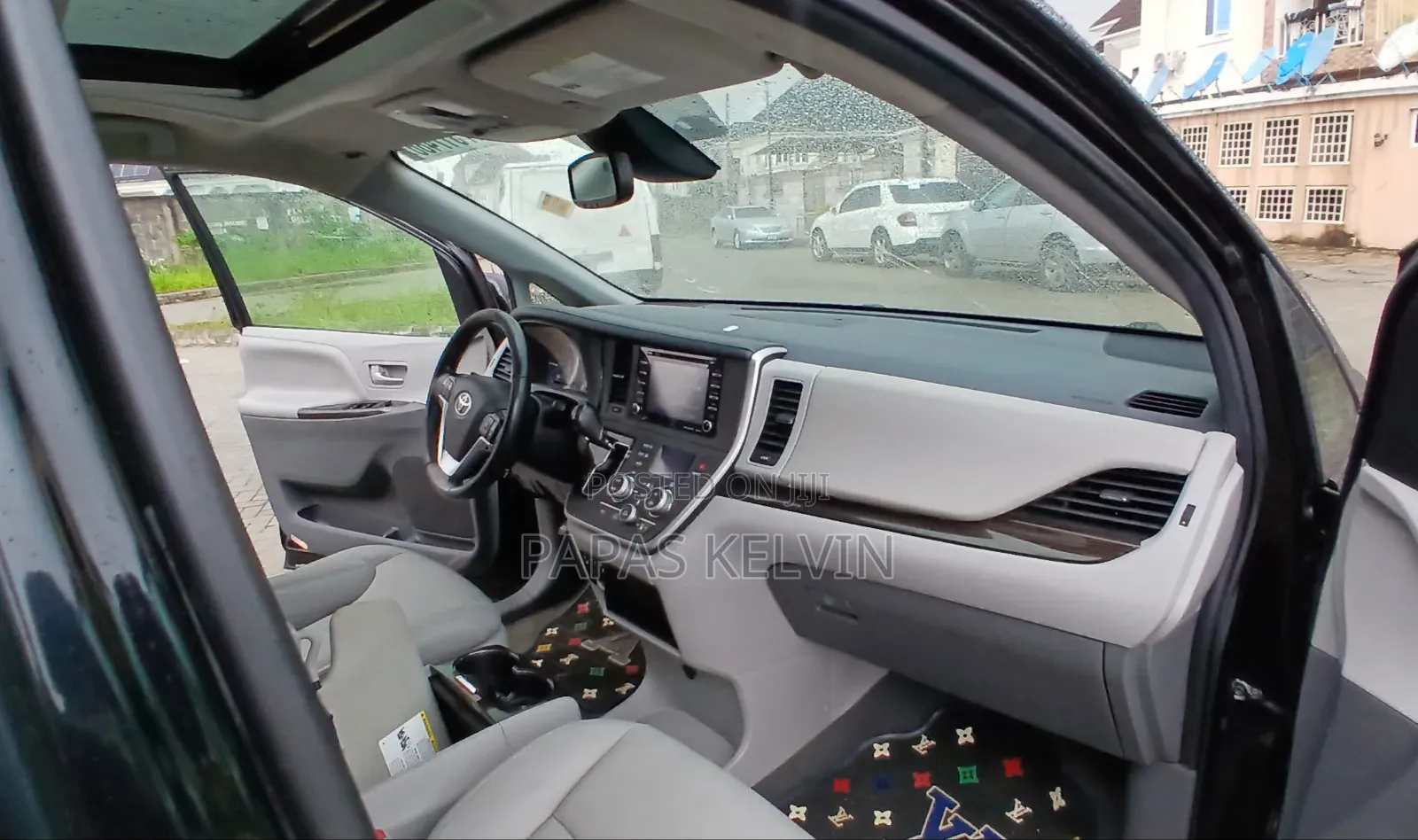 Toyota Sienna XLE 7 AWD 2020 Black