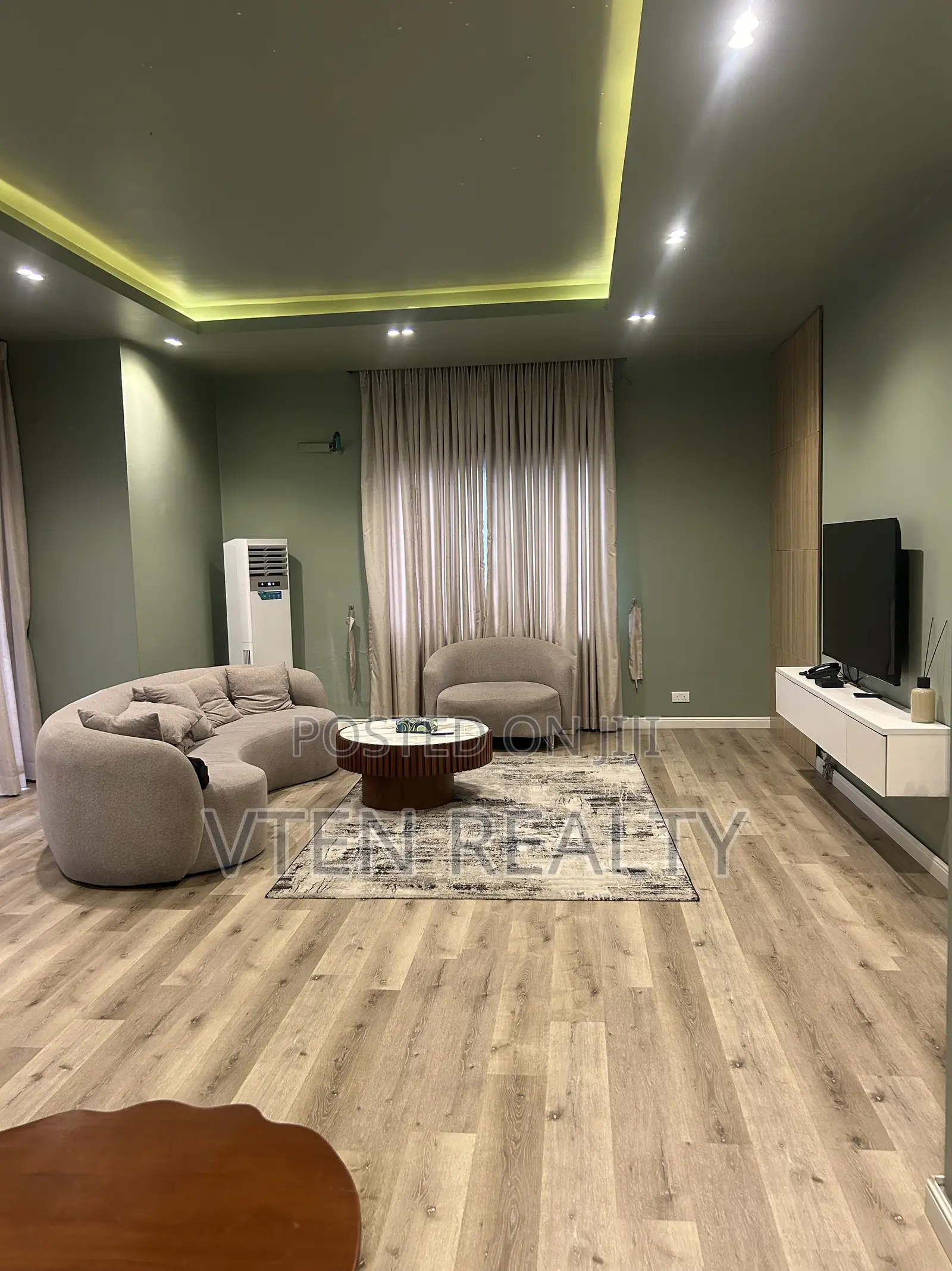 Furnished 3bdrm Penthouse in Goshen Estate, Lekki Phase 1 for sale
