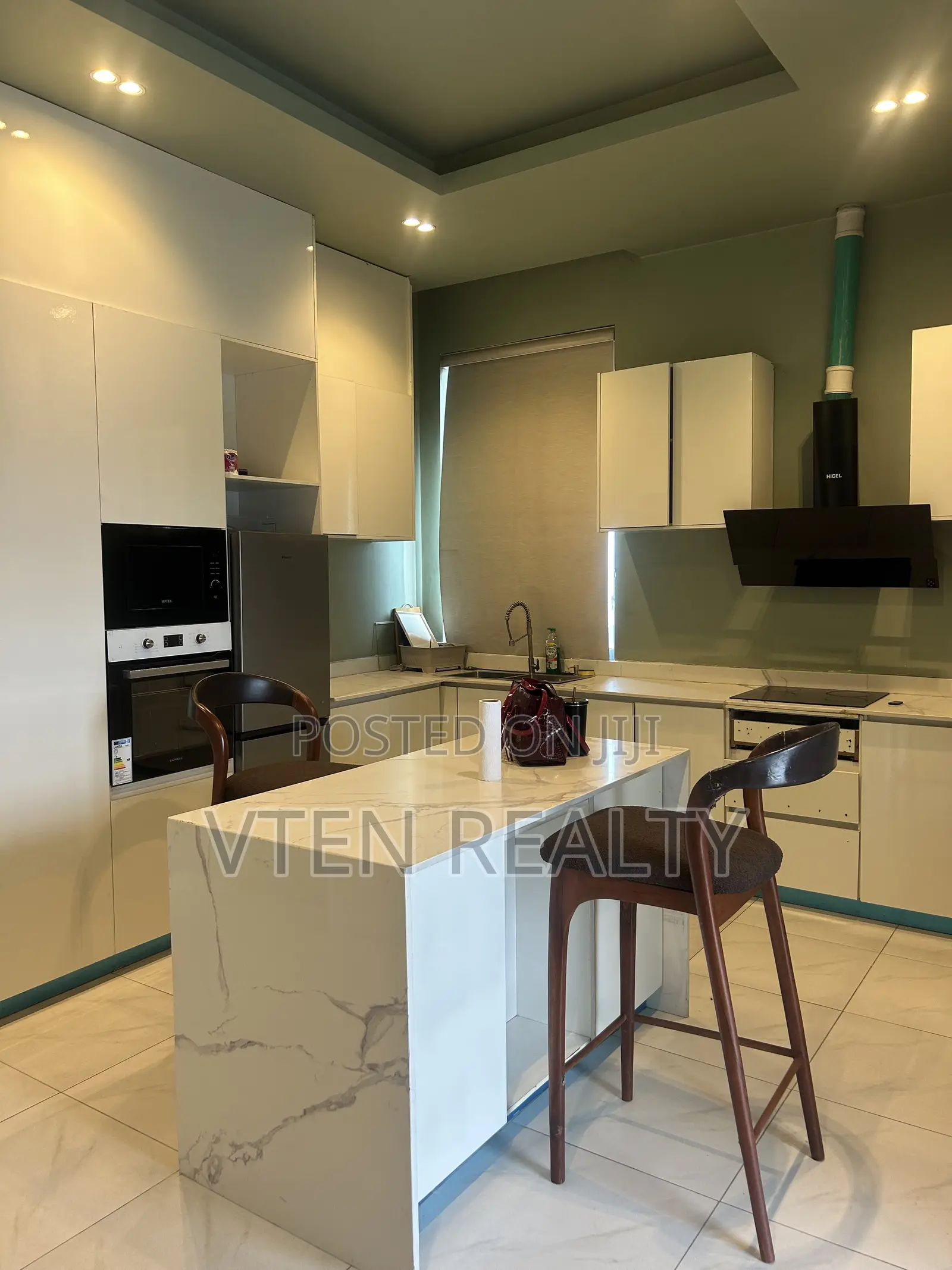 Furnished 3bdrm Penthouse in Goshen Estate, Lekki Phase 1 for sale