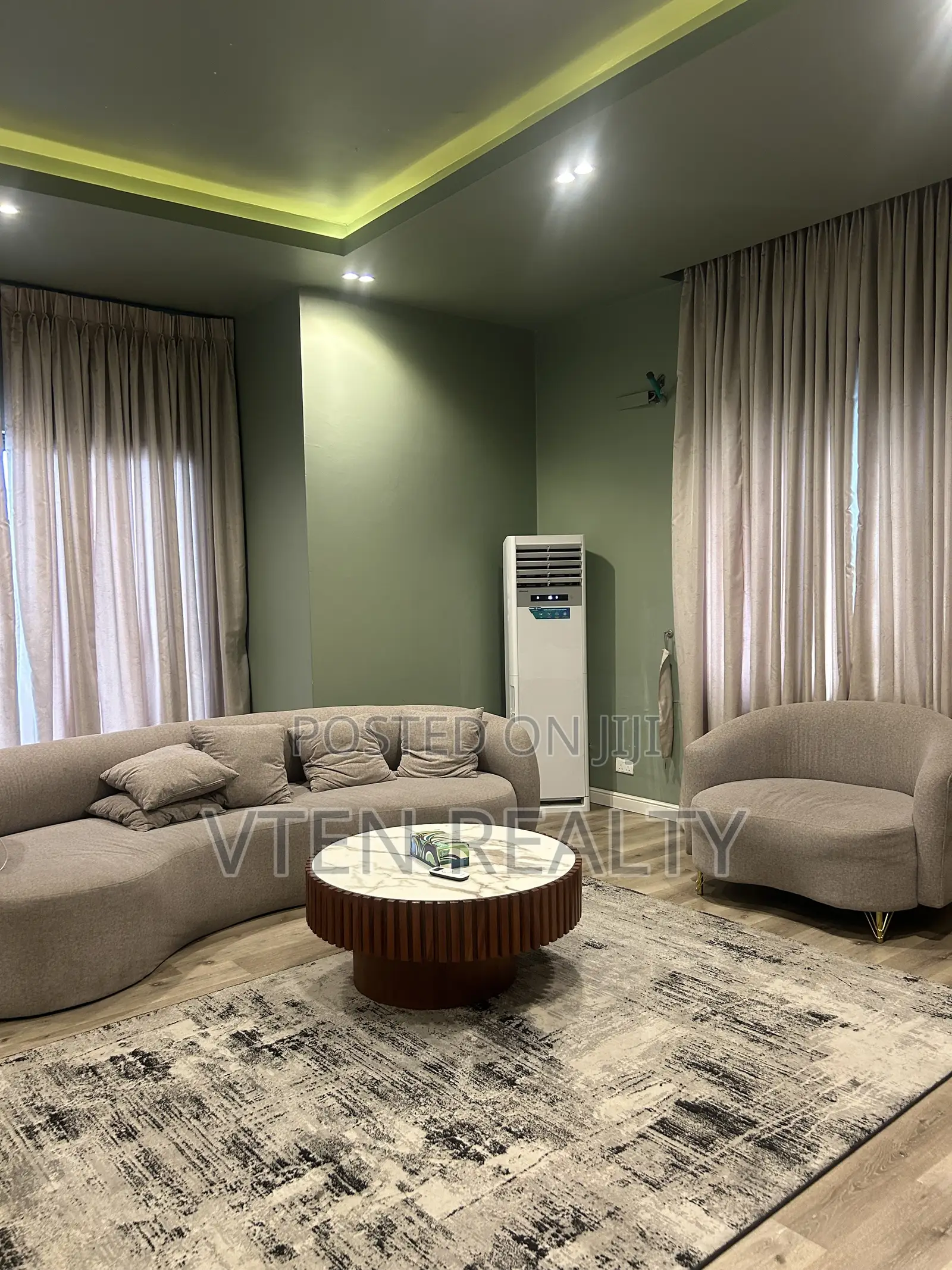 Furnished 3bdrm Penthouse in Goshen Estate, Lekki Phase 1 for sale