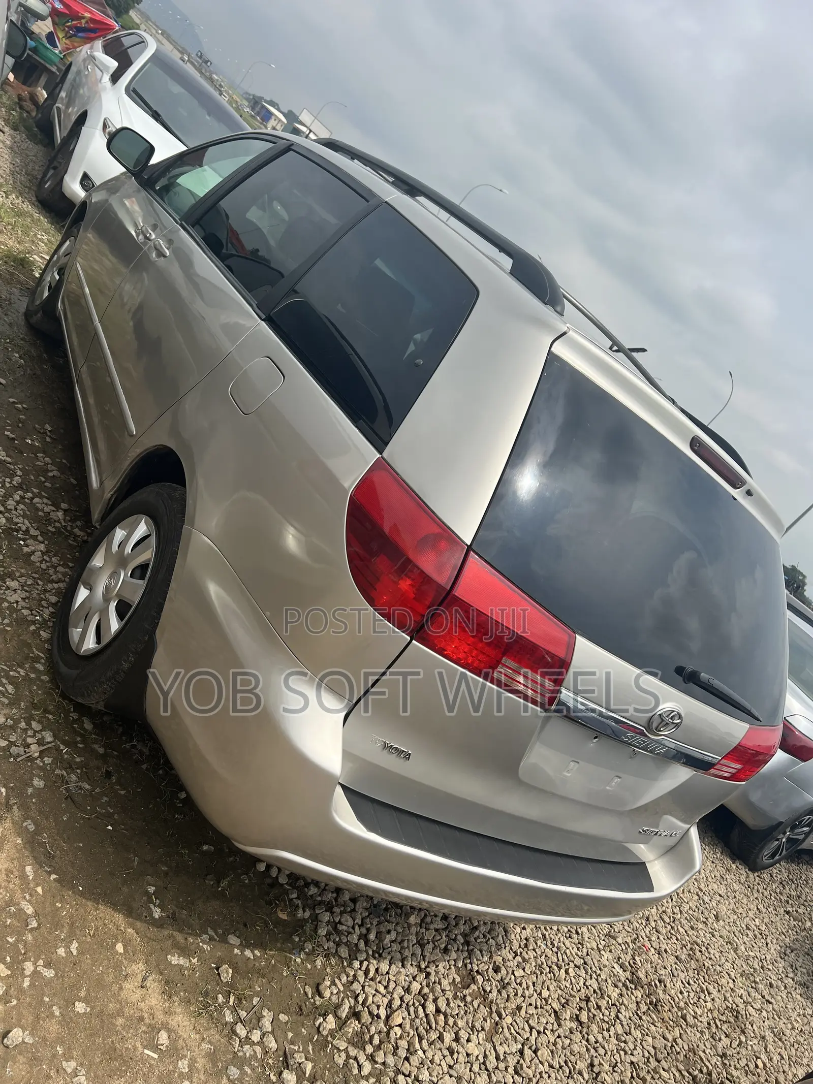 Toyota Sienna CE FWD (3.3L V6 5A) 2004 Silver