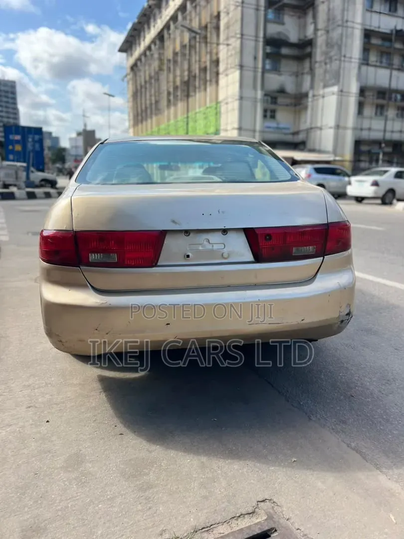 Honda Accord 2005 Gold