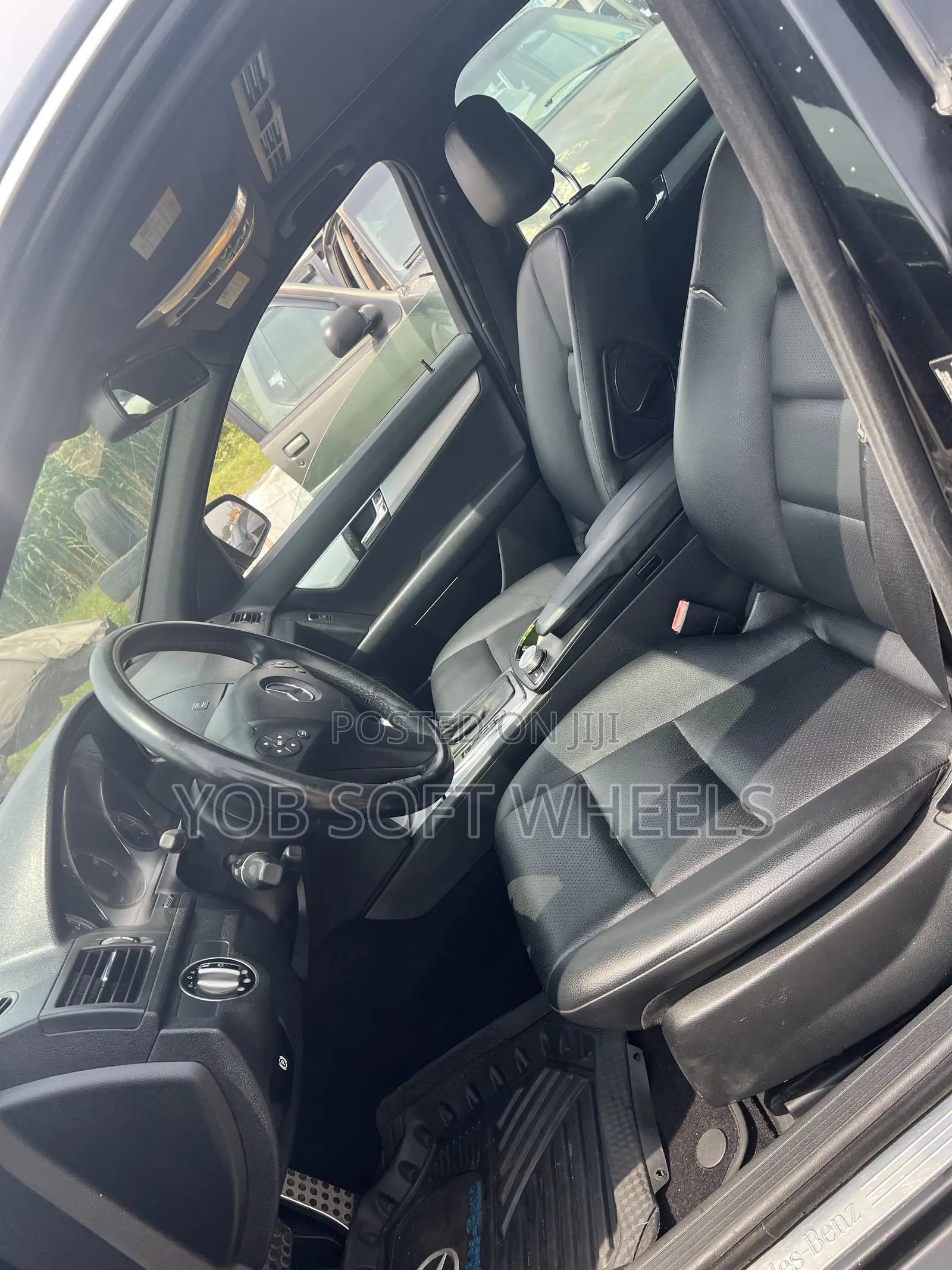 Mercedes-Benz C300 Luxury Sedan AWD (3.0L 6cyl 7A) 2009 Black