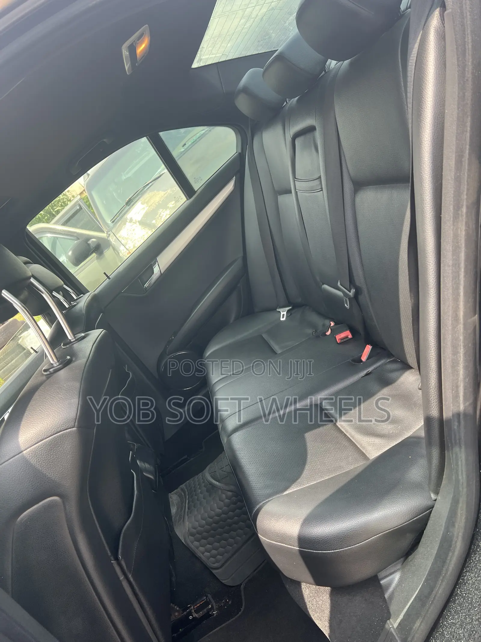 Mercedes-Benz C300 Luxury Sedan AWD (3.0L 6cyl 7A) 2009 Black