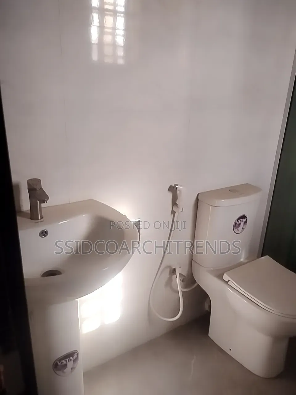 4bdrm Apartment in Call To Access for rent