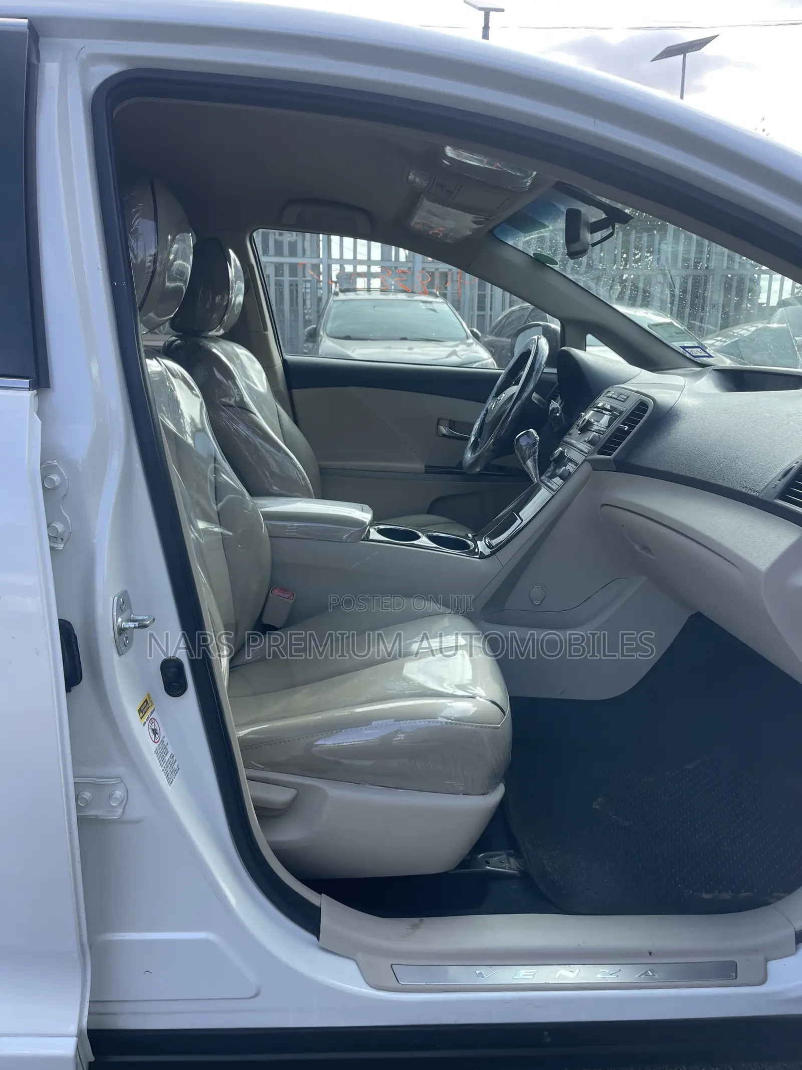Toyota Venza XLE 2009 White