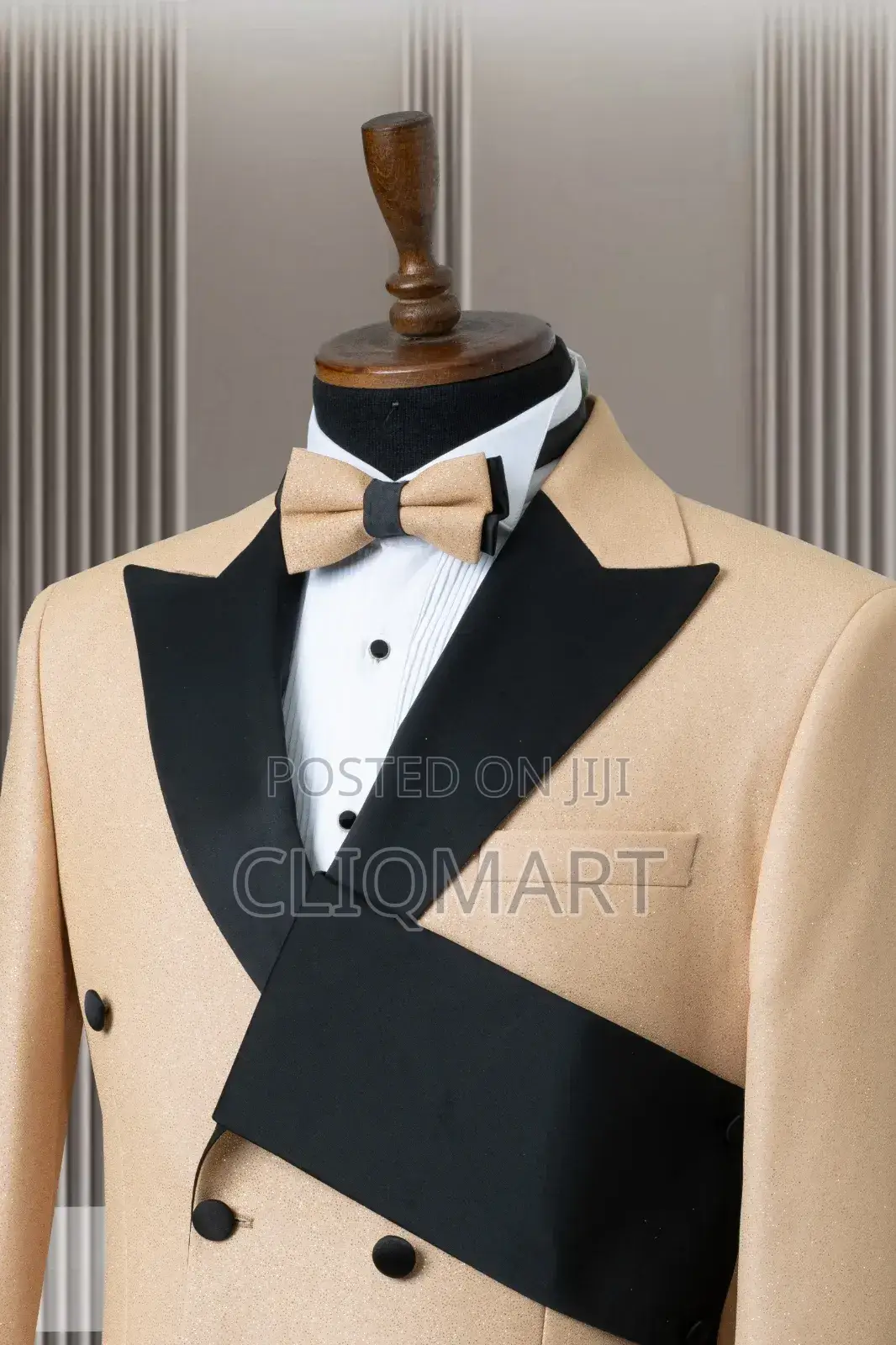Gold Shimmer Double-Breasted Tuxedo Blazer – Black Contrast Peak Lapel
