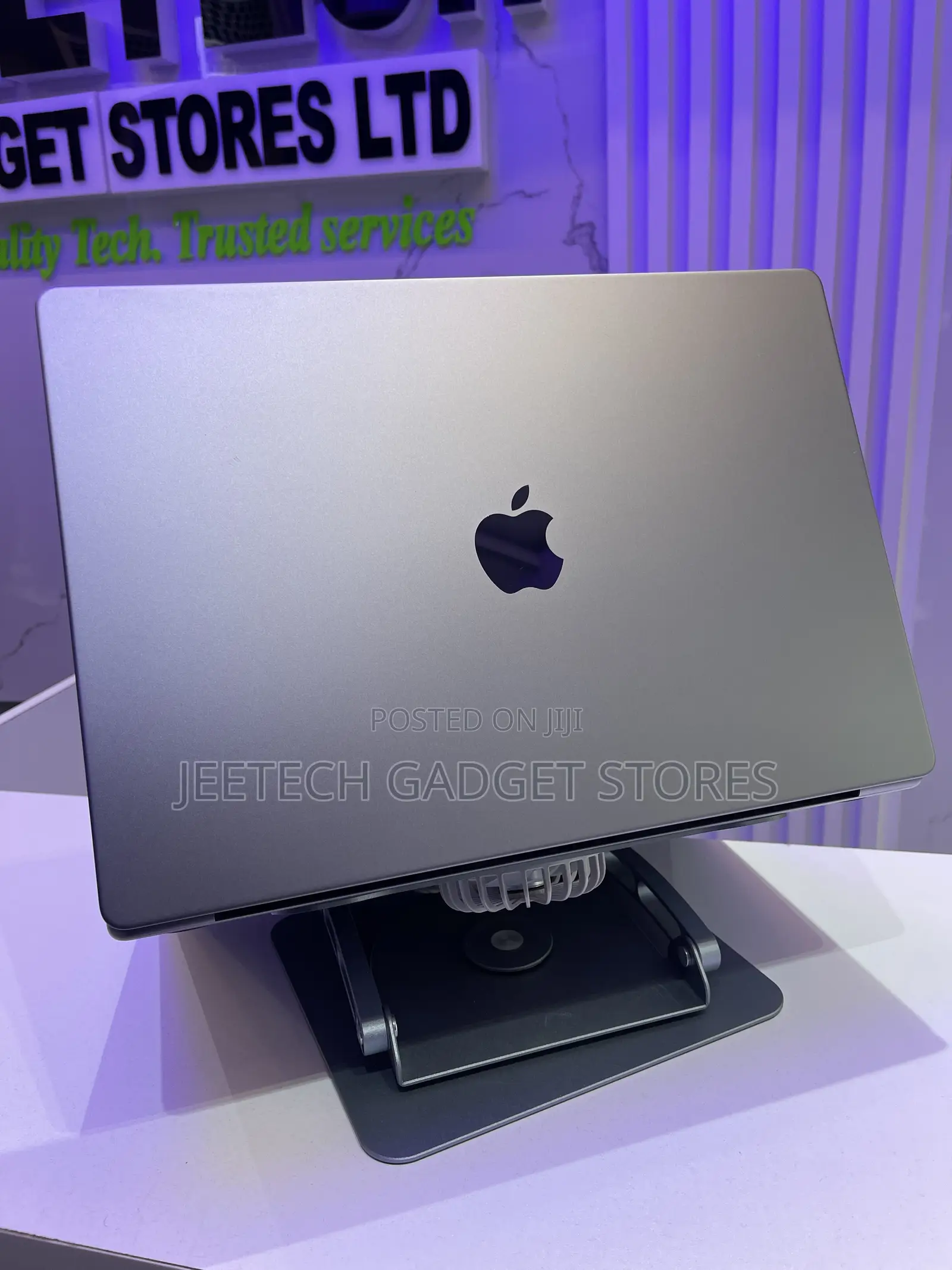 Laptop Apple MacBook Pro 2021 M1 16GB Apple M1 Pro SSD 512GB