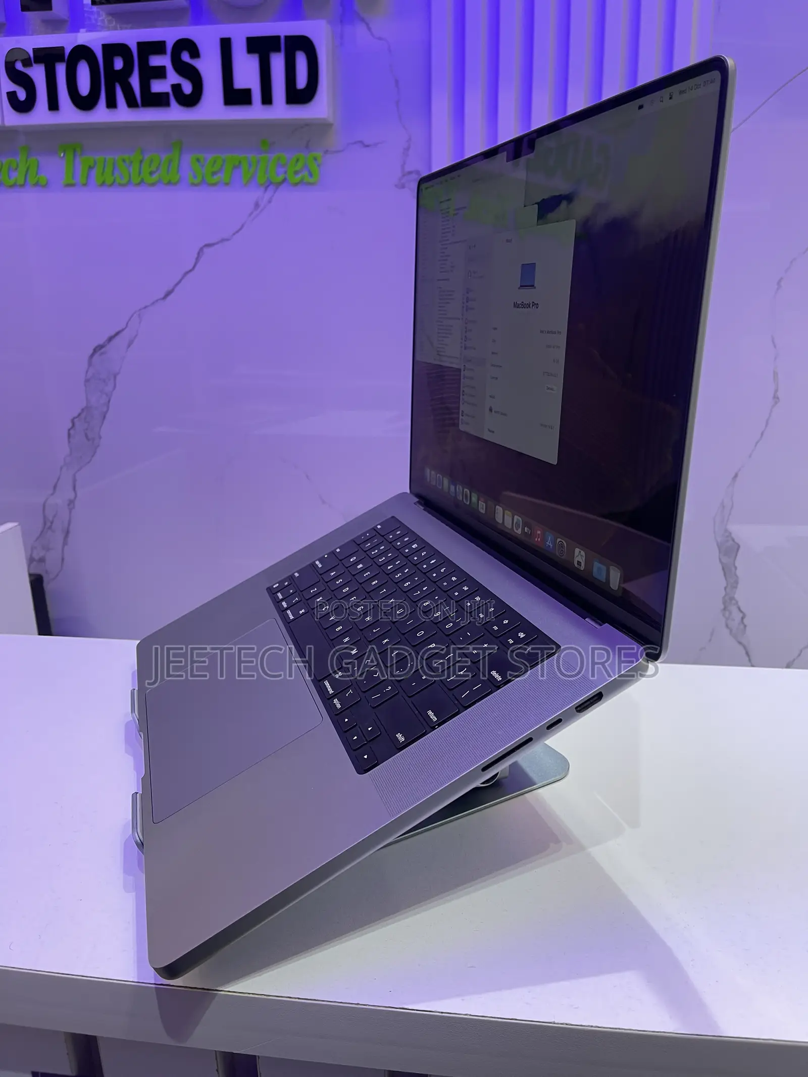 Laptop Apple MacBook Pro 2021 M1 16GB Apple M1 Pro SSD 512GB