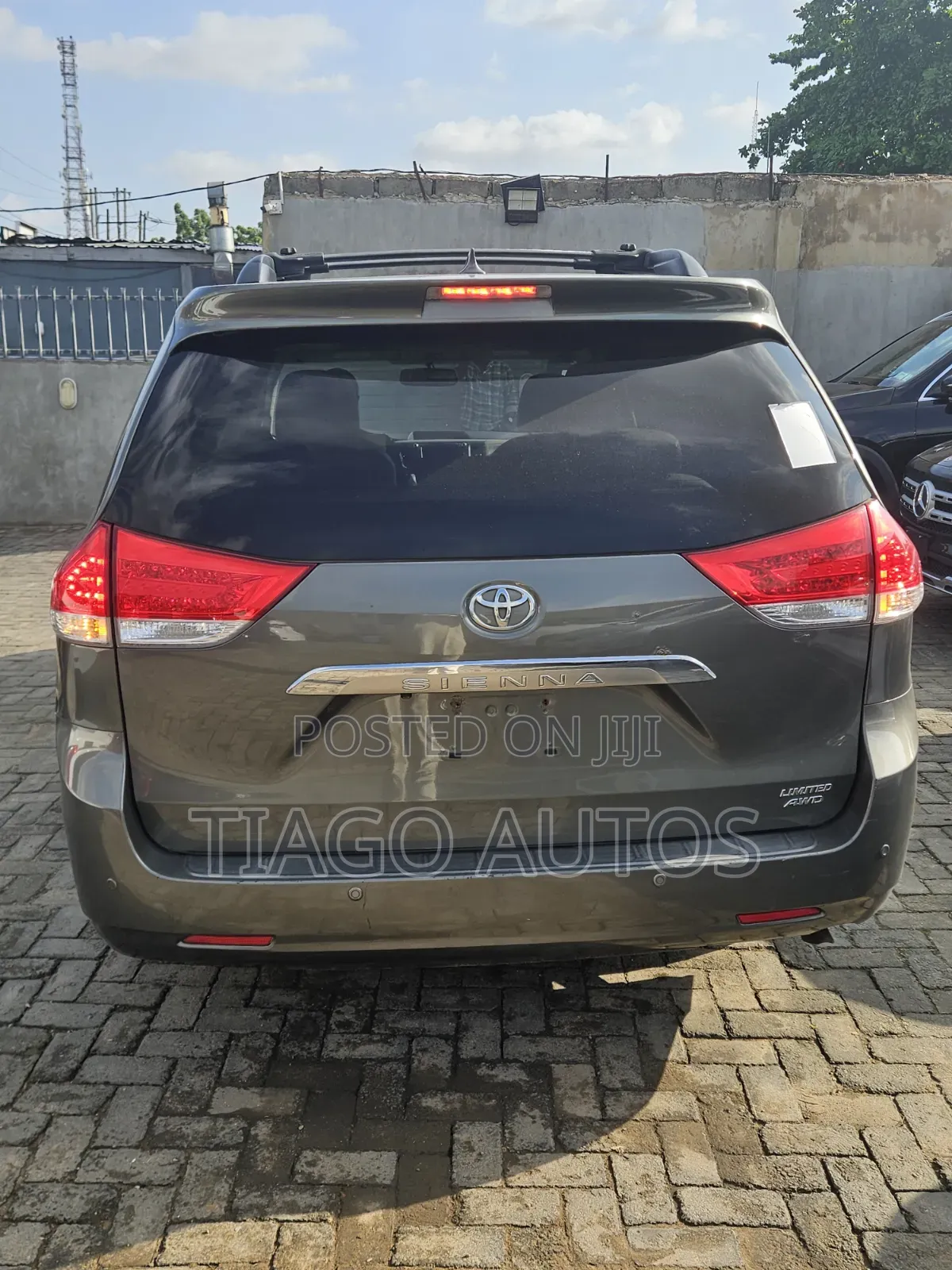 Toyota Sienna LE 8 Passenger 2012 Green