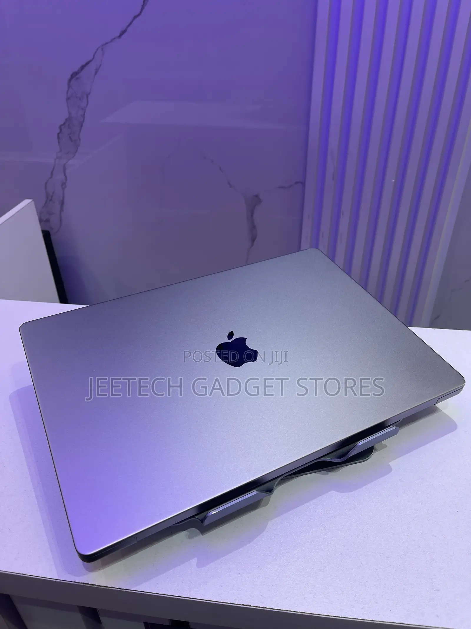Laptop Apple MacBook Pro 2021 M1 16GB Apple M2 Ultra SSD 512GB