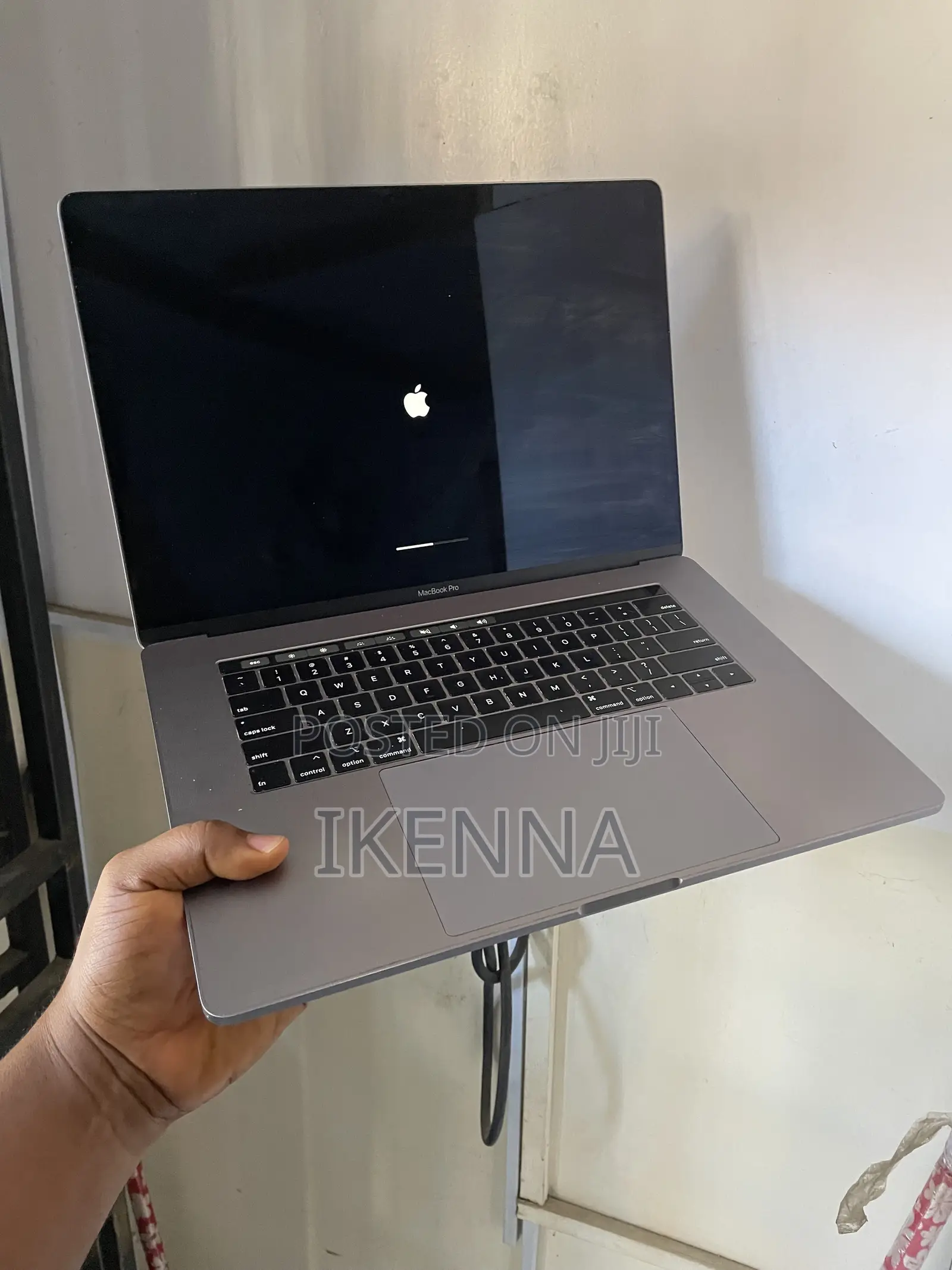 Laptop Apple MacBook Pro 2019 16GB Intel Core i7 SSD 256GB