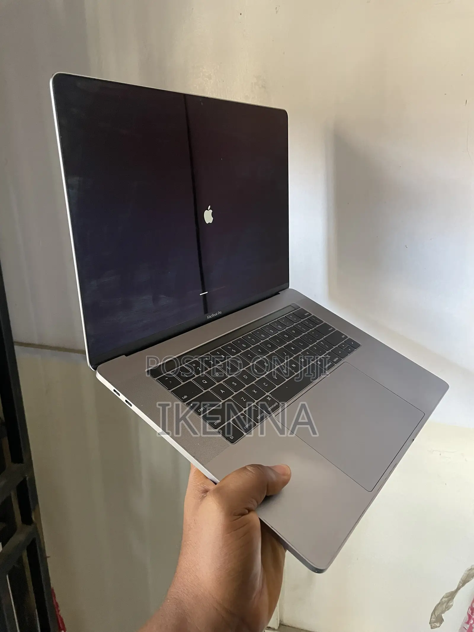Laptop Apple MacBook Pro 2019 16GB Intel Core i7 SSD 256GB