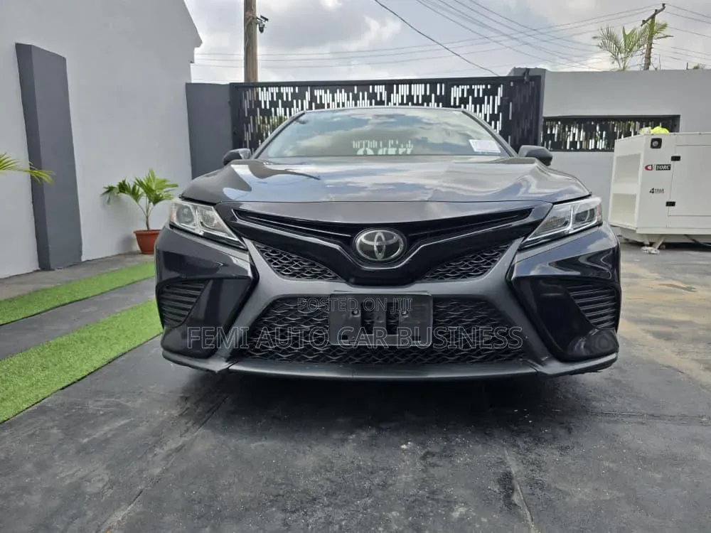Toyota Camry 2018