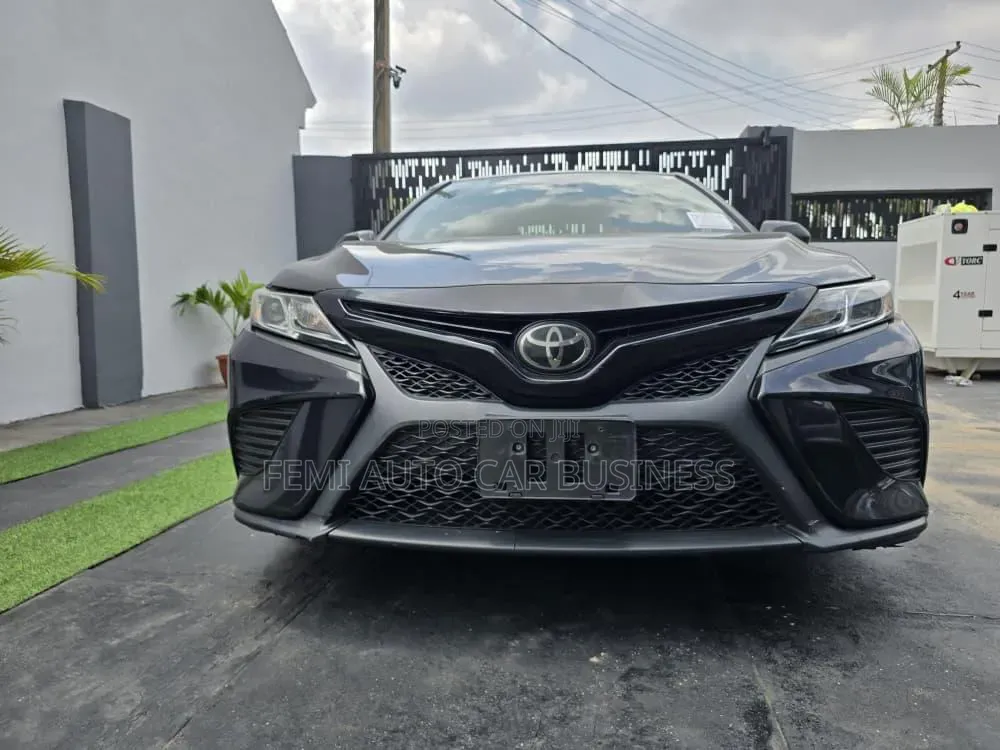 Toyota Camry 2018