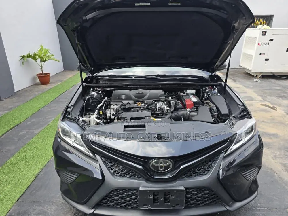 Toyota Camry 2018