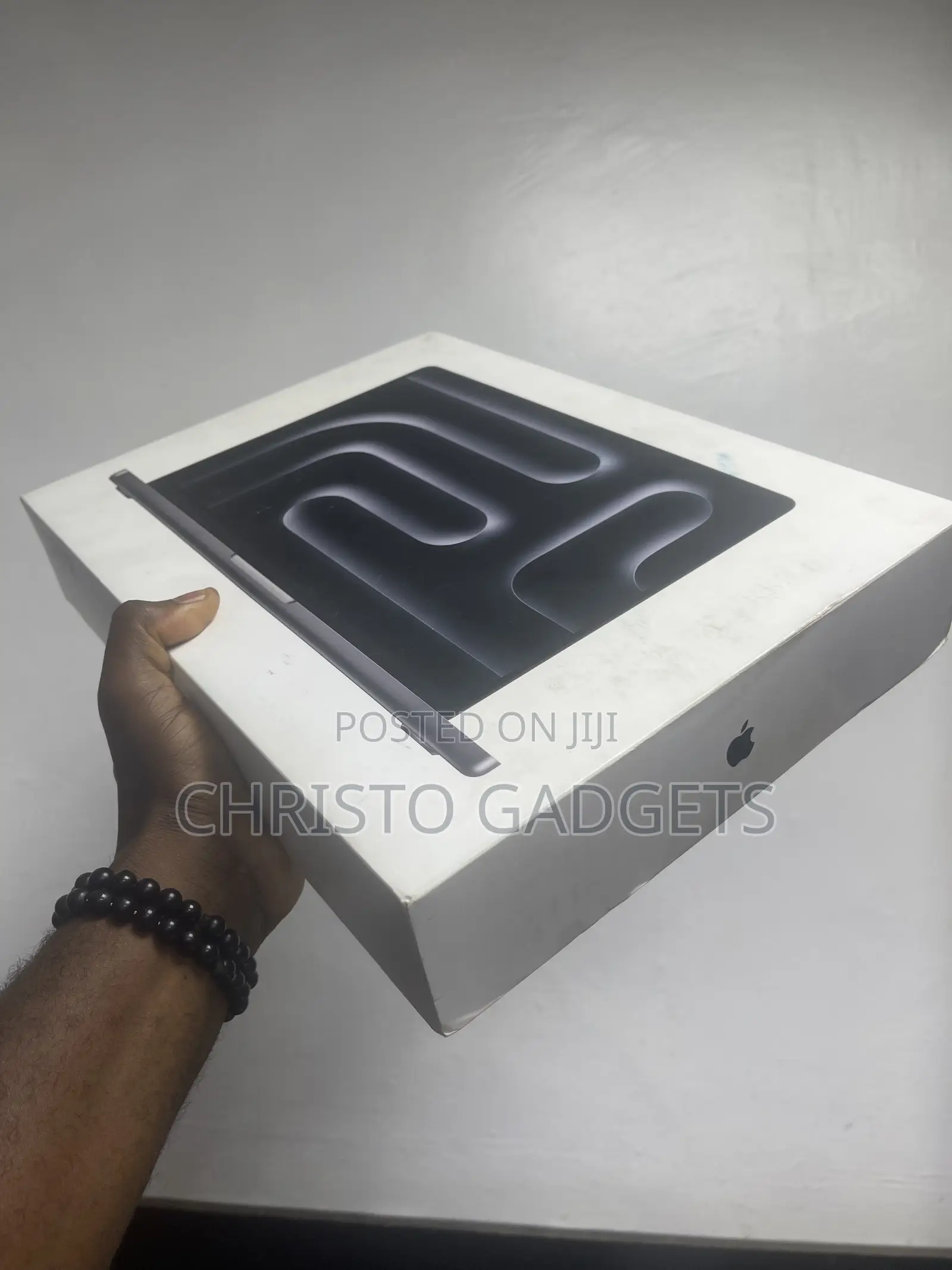 New Laptop Apple MacBook Pro 2025 M5 16GB Apple M5 Pro SSD 1T
