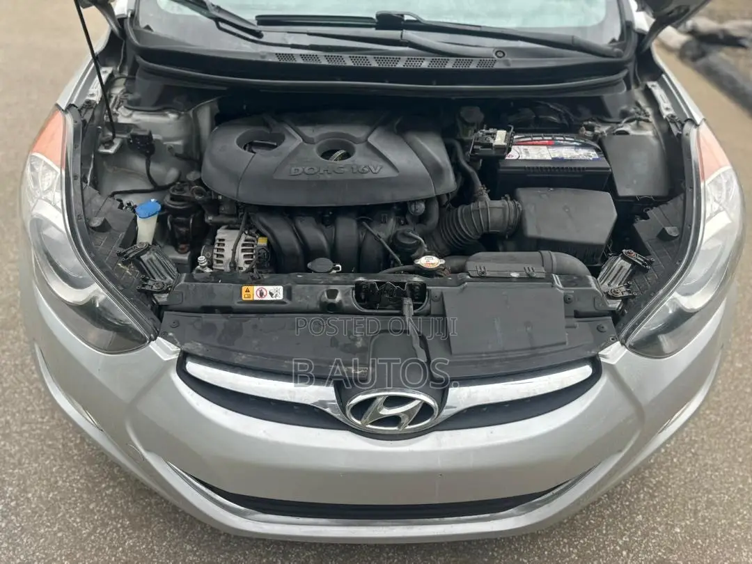 Hyundai Elantra GLS 2012 Silver