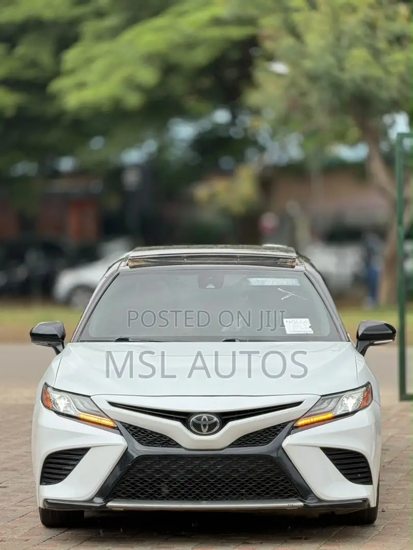 Toyota Camry XSE V6 (3.5L V6 8A) 2019 White