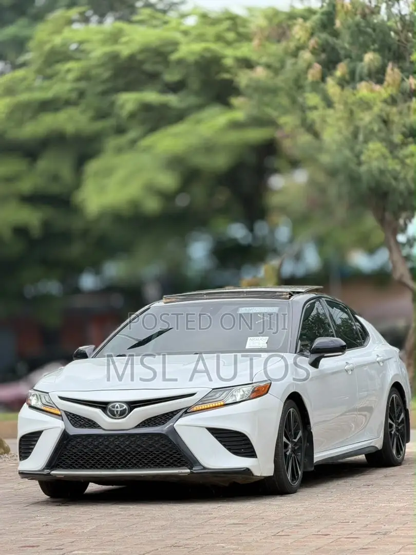 Toyota Camry XSE V6 (3.5L V6 8A) 2019 White