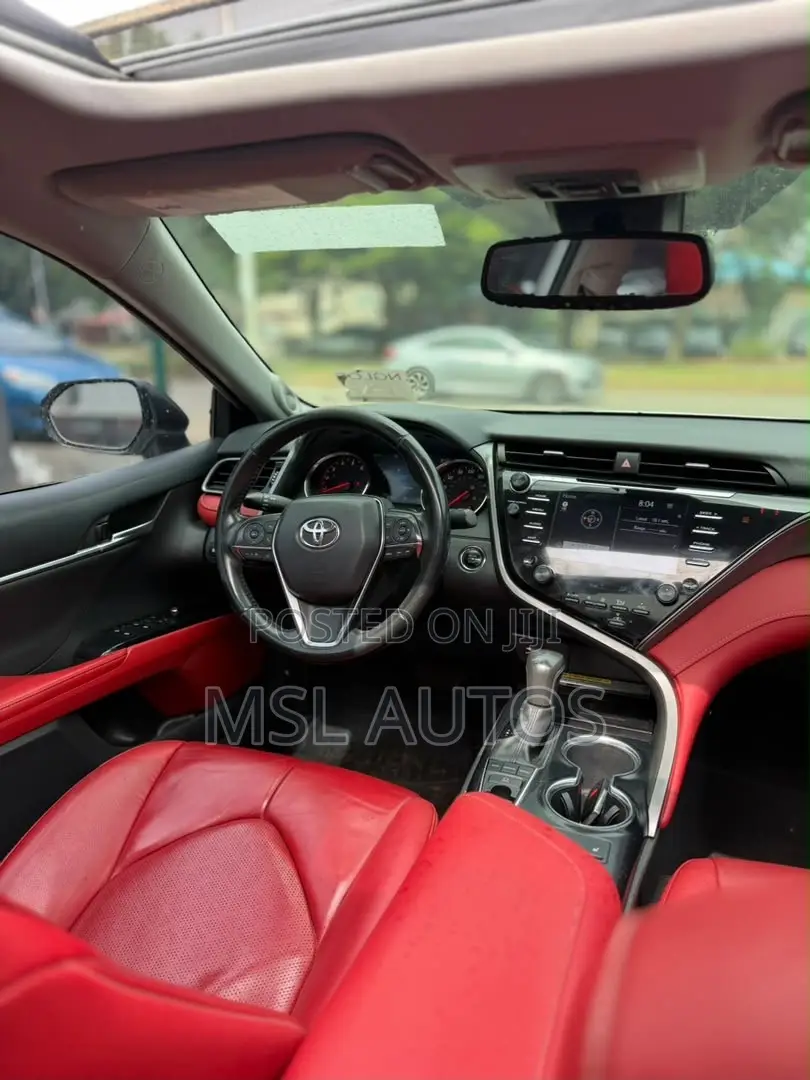 Toyota Camry XSE V6 (3.5L V6 8A) 2019 White