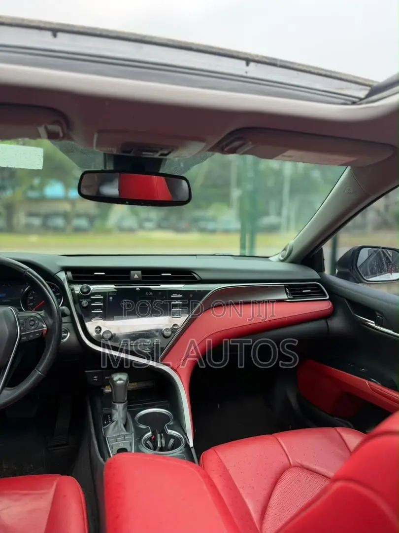 Toyota Camry XSE V6 (3.5L V6 8A) 2019 White