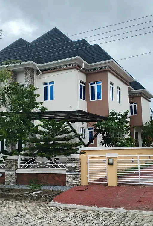 6bdrm Duplex in Lekki Phase 1 for sale