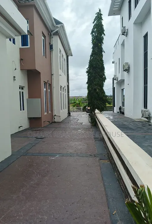 6bdrm Duplex in Lekki Phase 1 for sale