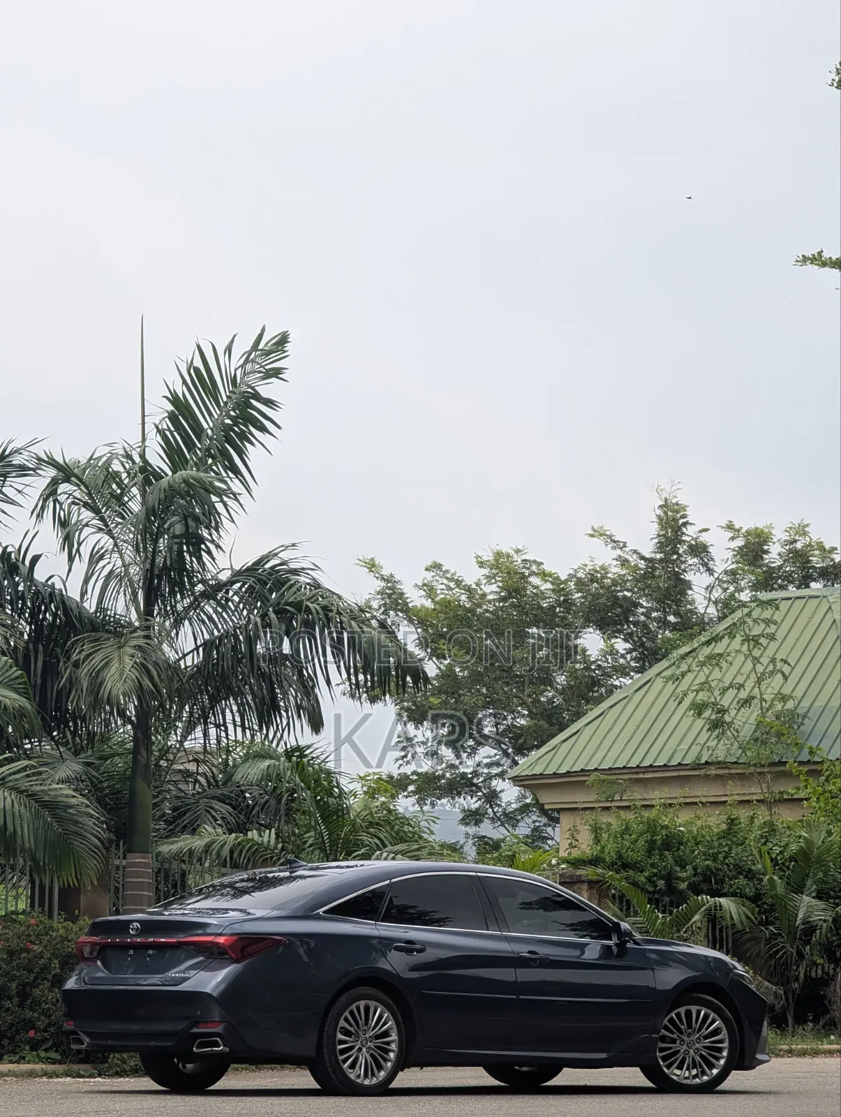 Toyota Avalon Limited FWD Sedan (3.5L V6 8A) 2019 Gray