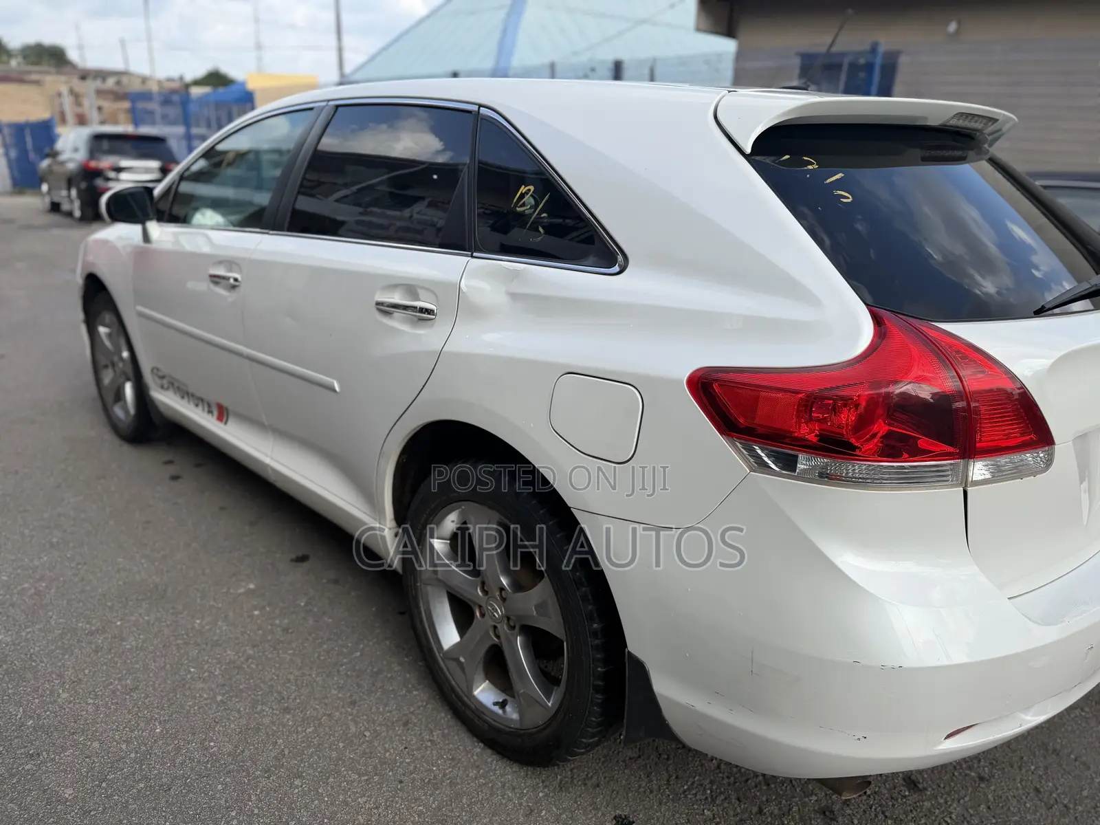 Toyota Venza XLE 2011 White