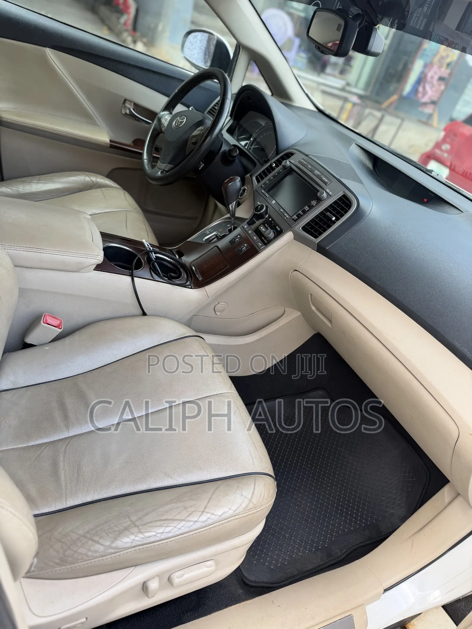 Toyota Venza XLE 2011 White