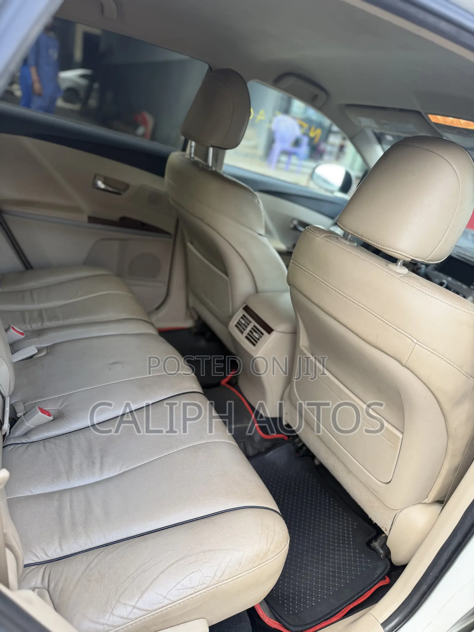 Toyota Venza XLE 2011 White