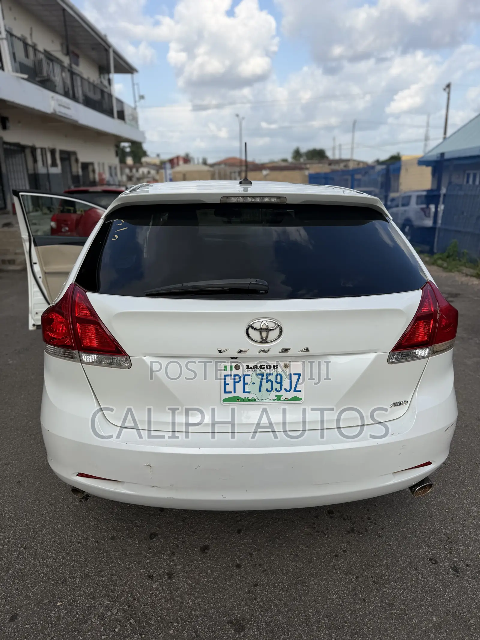 Toyota Venza XLE 2011 White