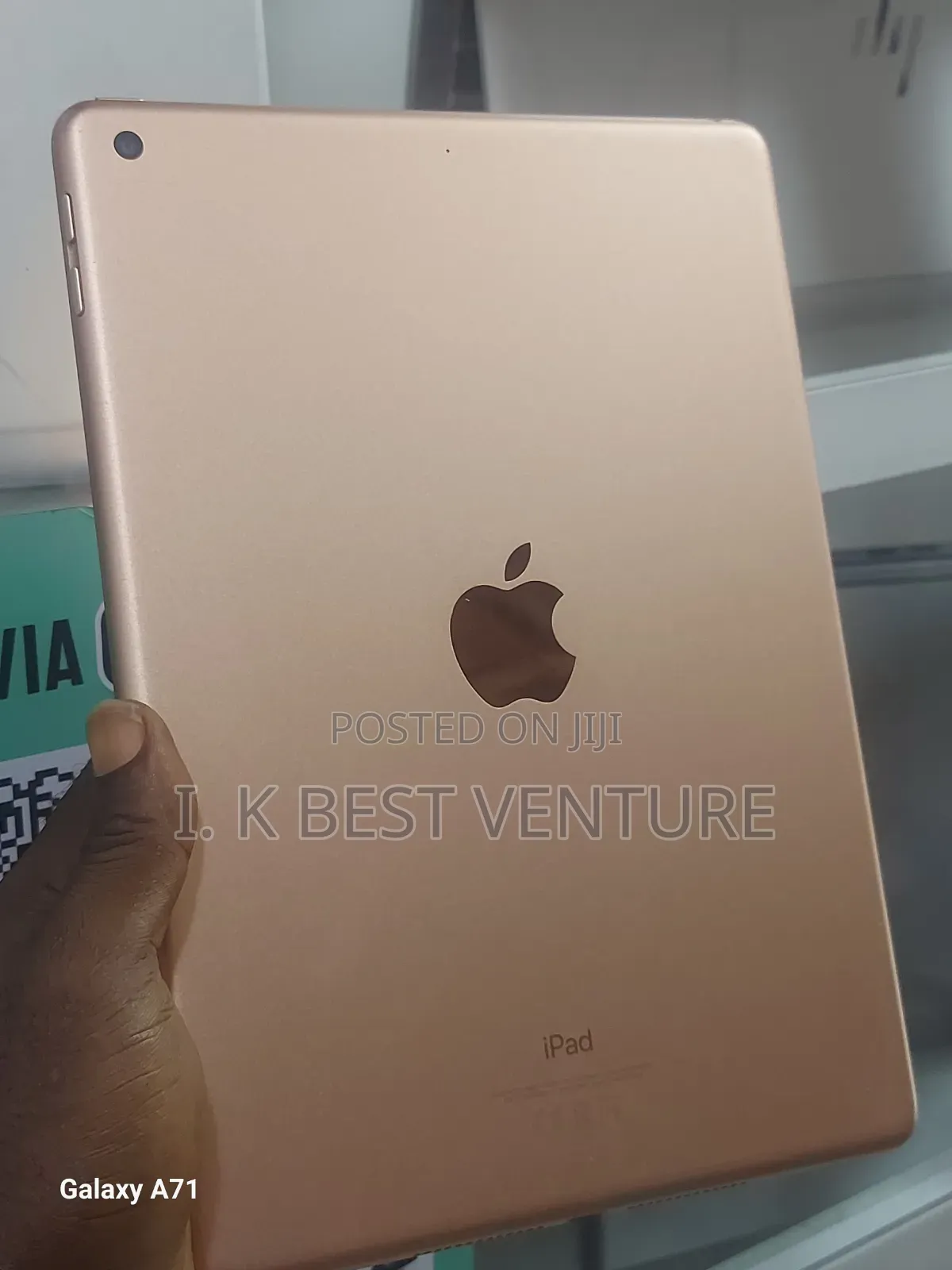 Apple iPad Wi-Fi 32 GB Gold