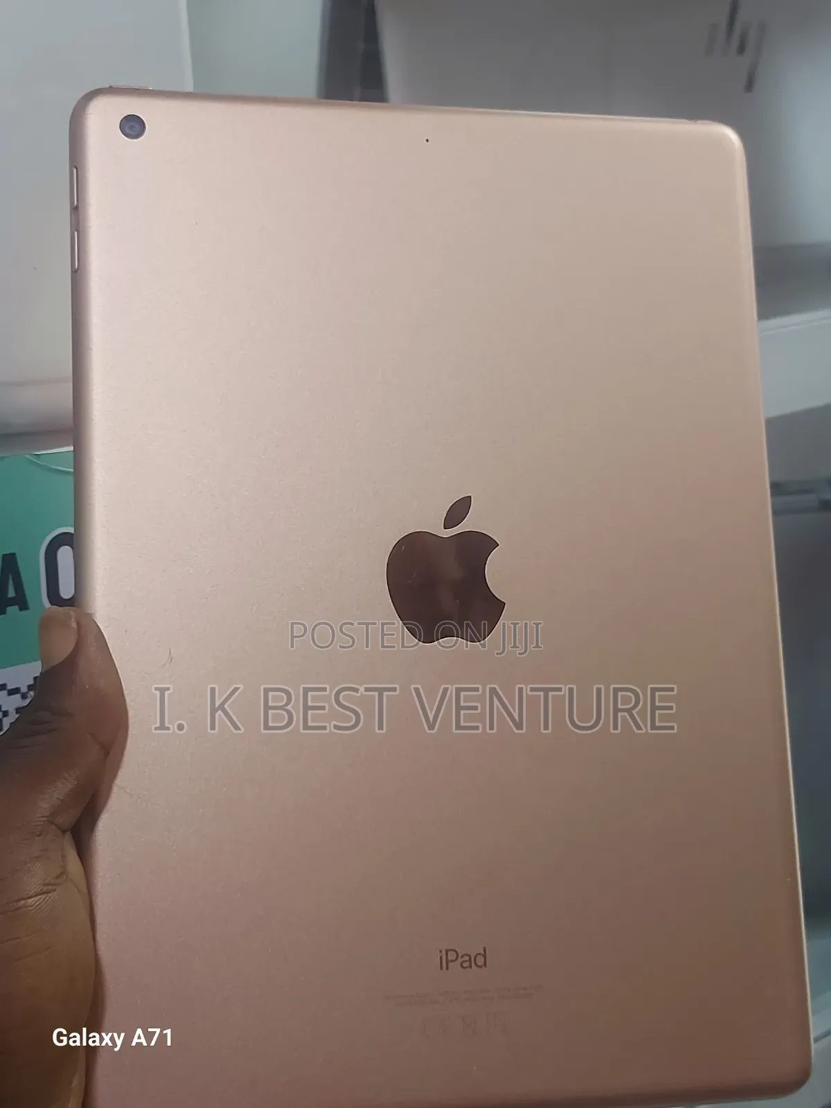 Apple iPad Wi-Fi 32 GB Gold