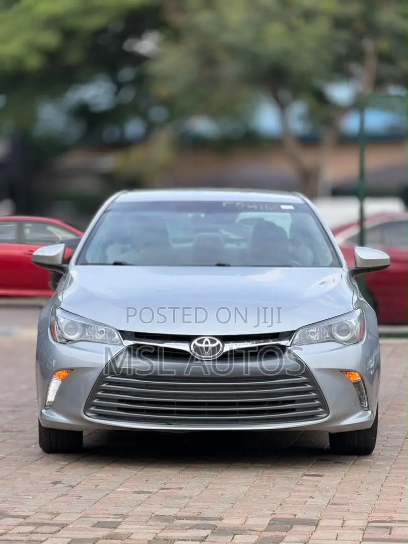 Toyota Camry XLE 4dr Sedan (2.5L 4cyl 6A) 2016 Silver