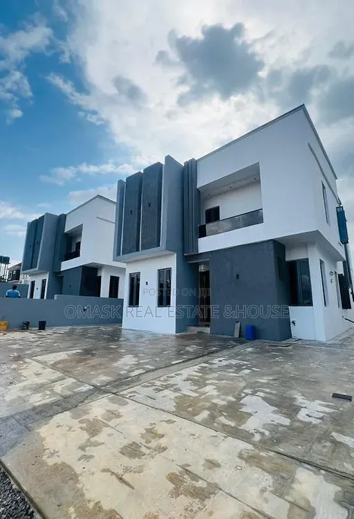 4bdrm Duplex in Lekki Phase 1 for sale