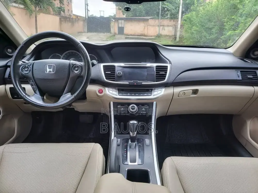 Honda Accord Touring V-6 4dr Sedan (3.5L 6cyl 6A) 2014 Off white
