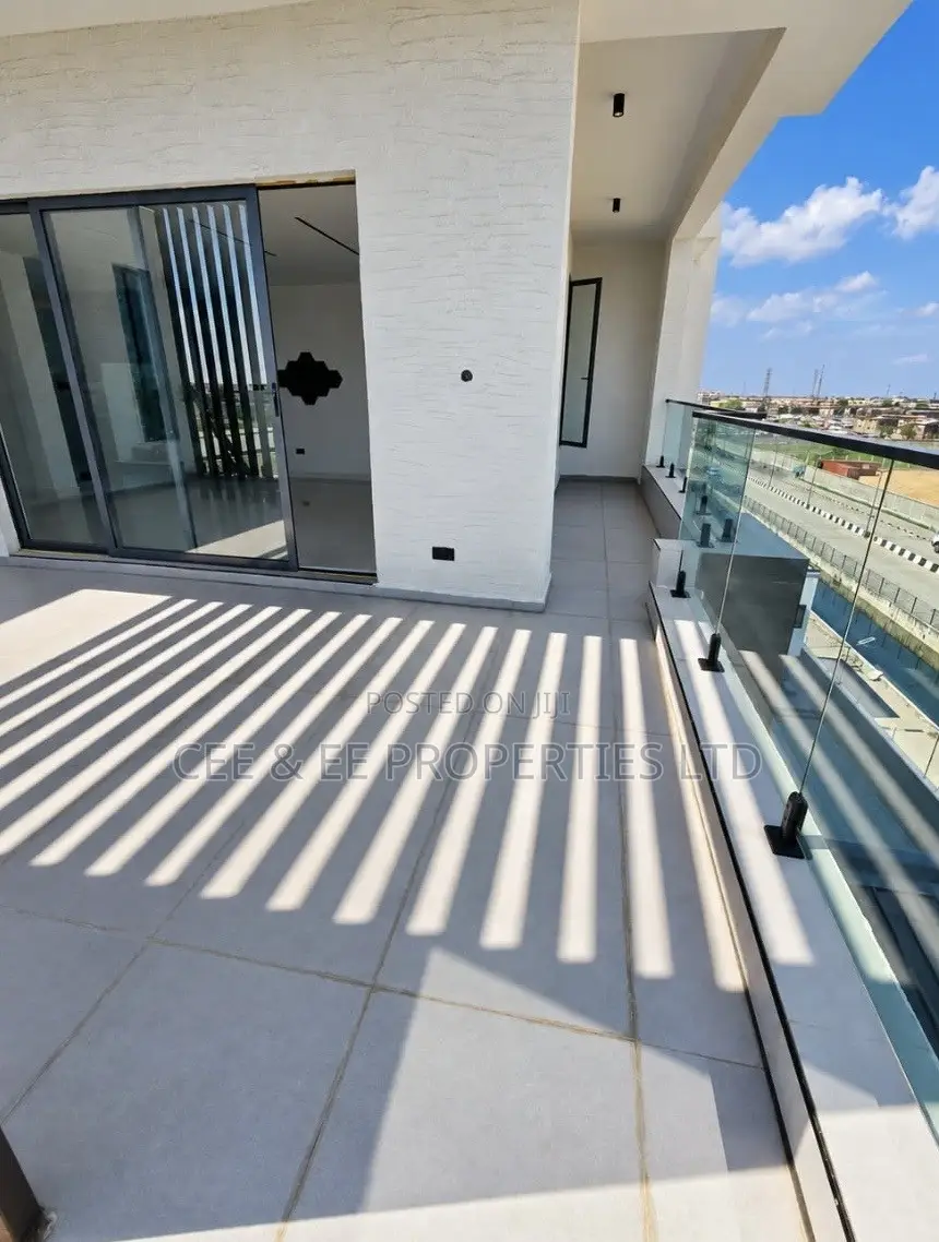 3bdrm Penthouse in Ikate for sale