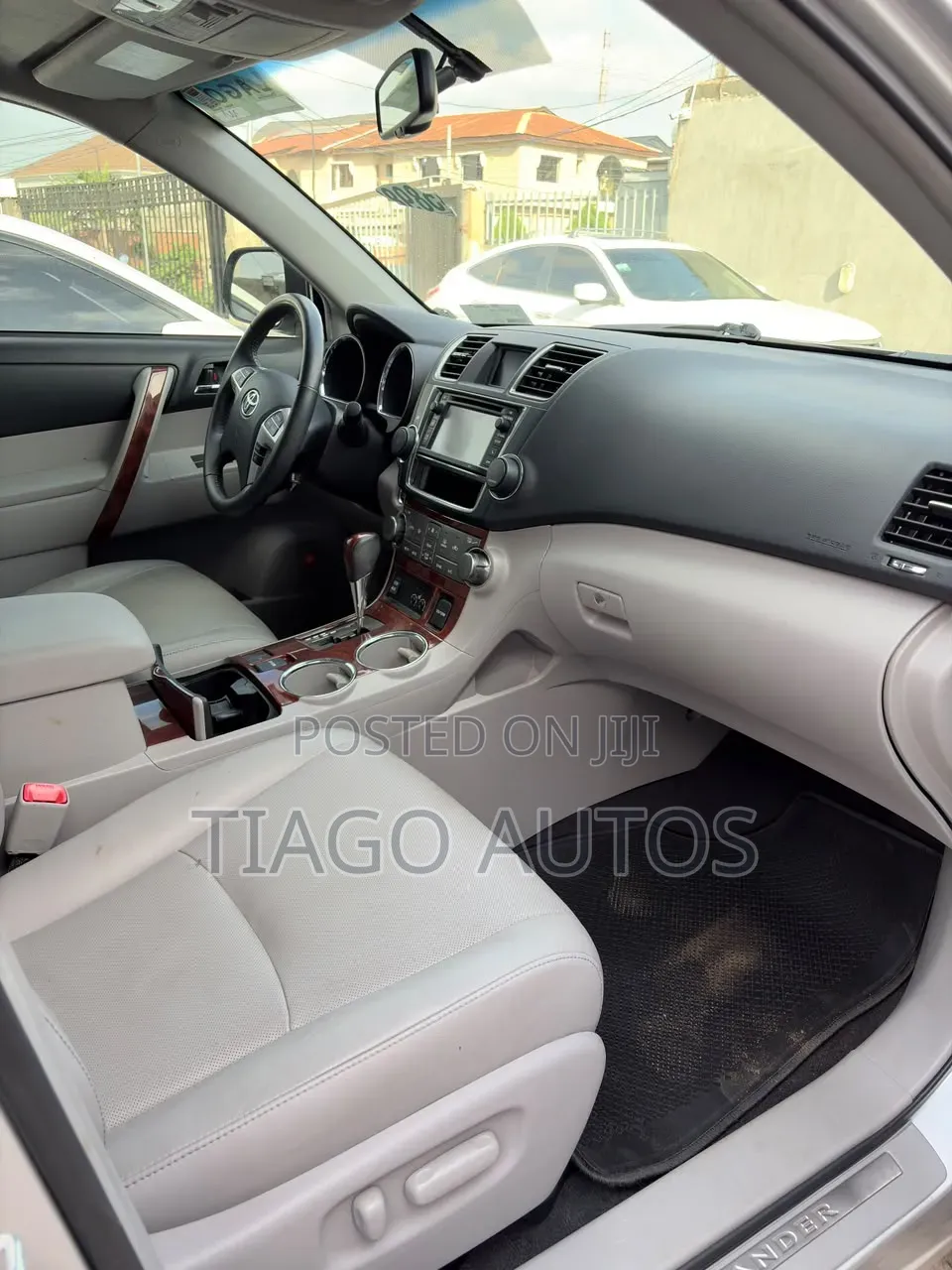 Toyota Highlander Limited 3.5l 4WD 2013 Silver
