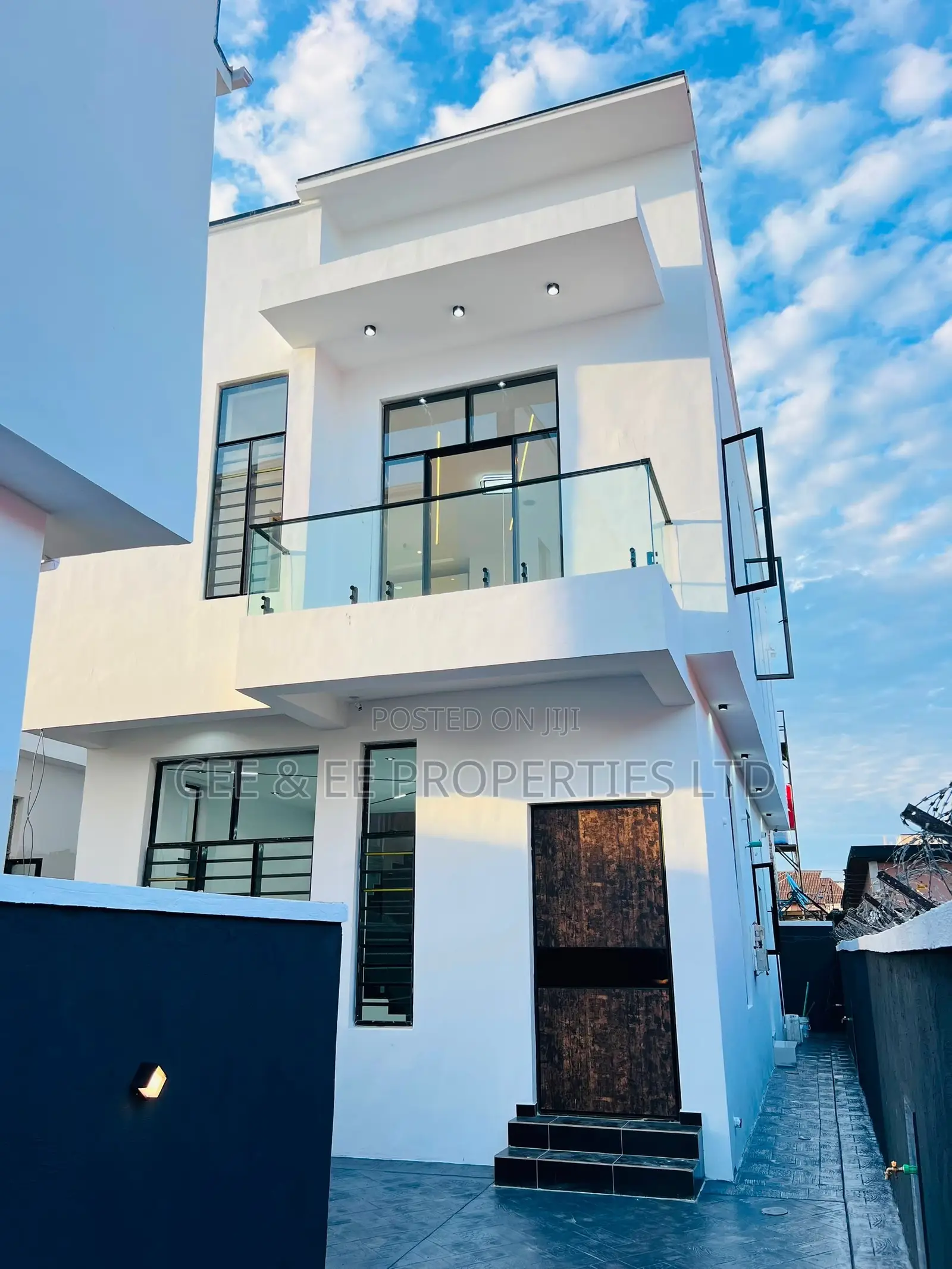4bdrm Duplex in Beside Lagos, Sangotedo for sale