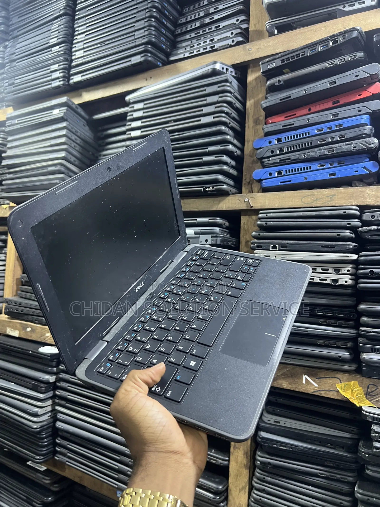 Laptop Dell Latitude 3190 4GB Intel SSD 128GB