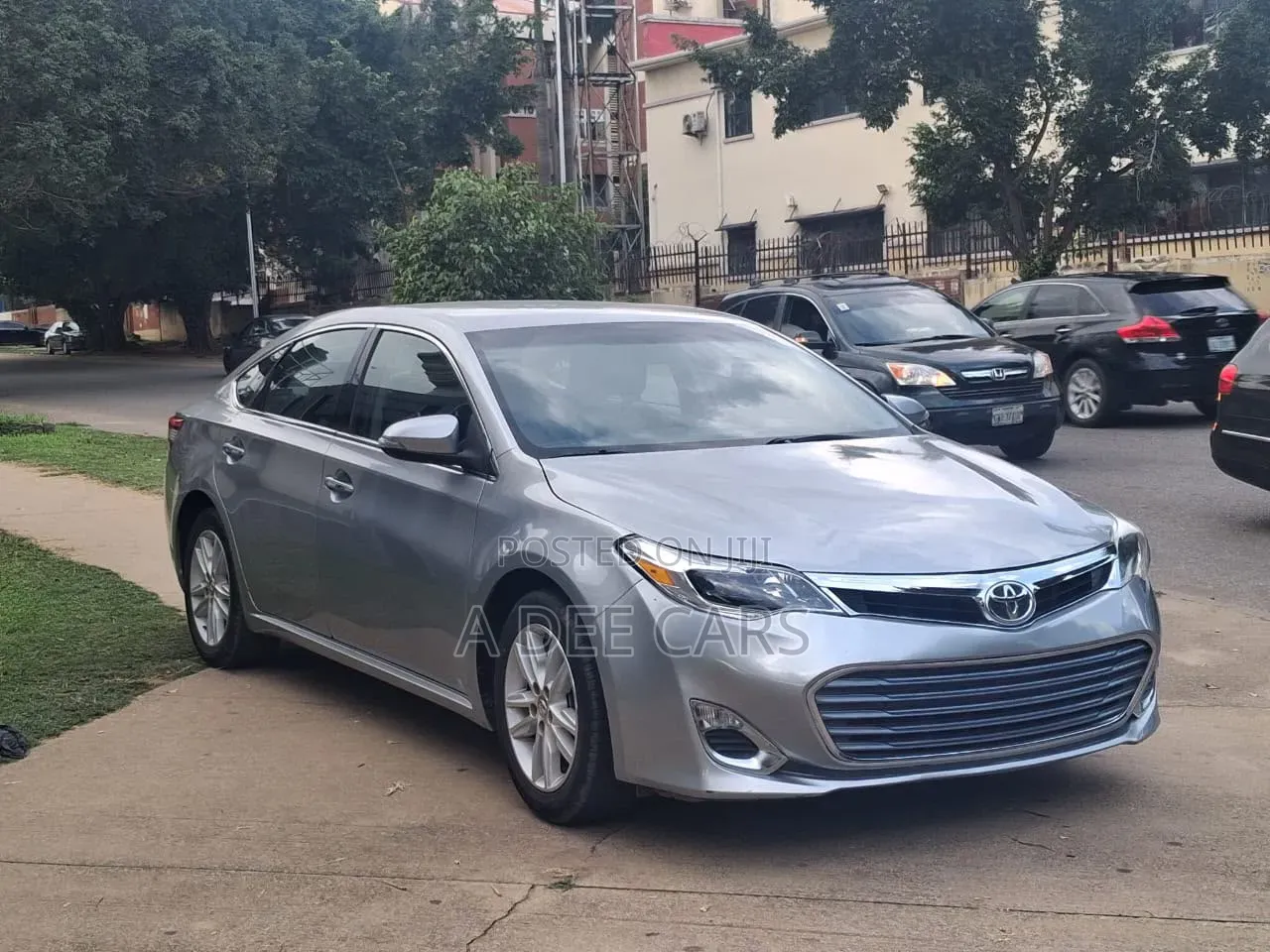 Toyota Avalon XLE Premium FWD Sedan (3.6L 6cyl 6A) 2016 Silver