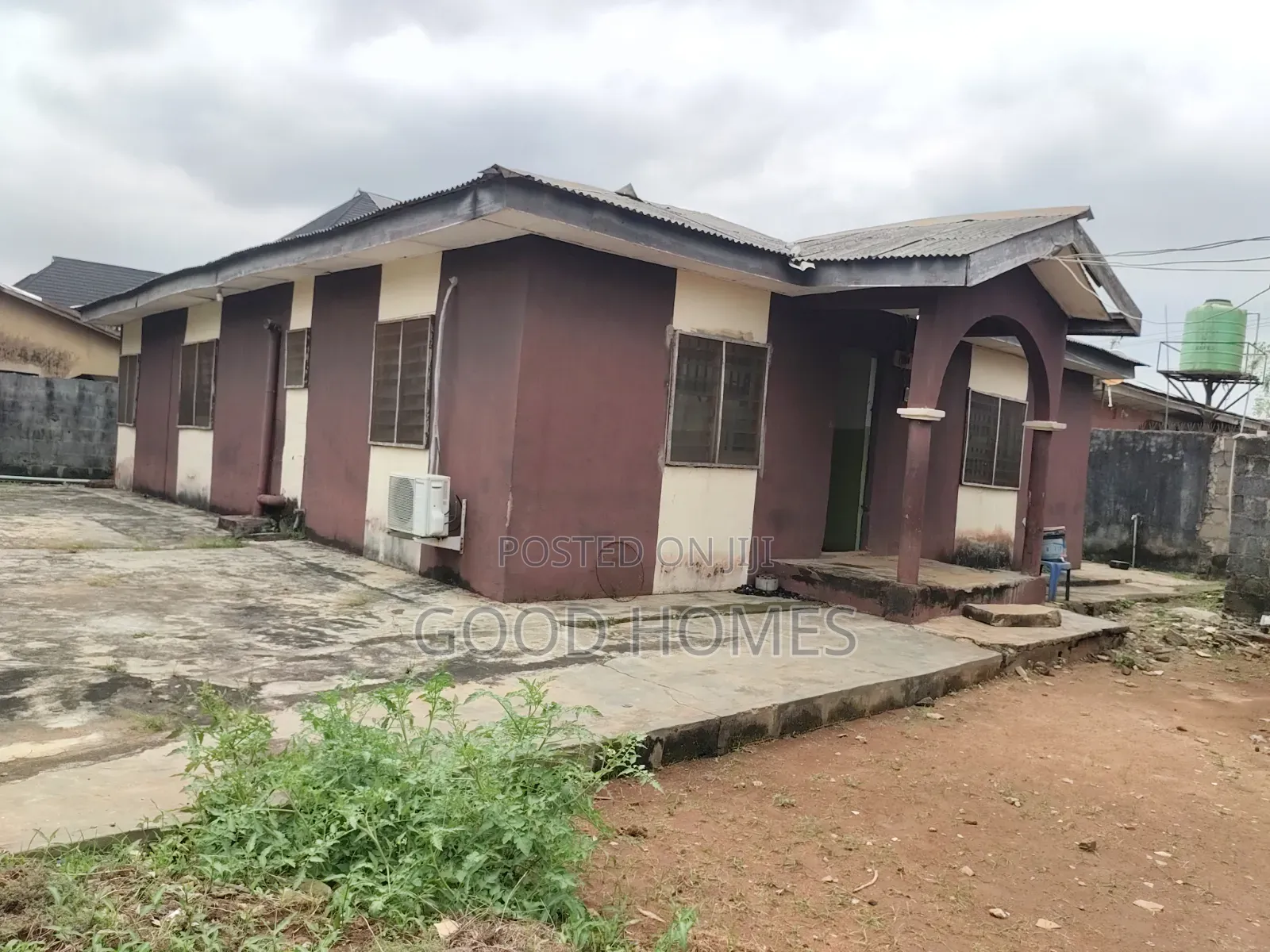 4bdrm Bungalow in Igando for sale