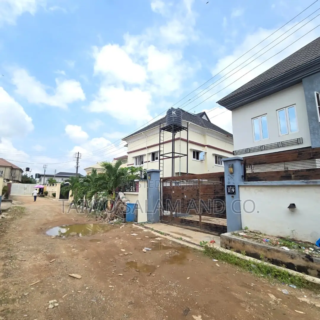 3bdrm Apartment in Bodija for rent