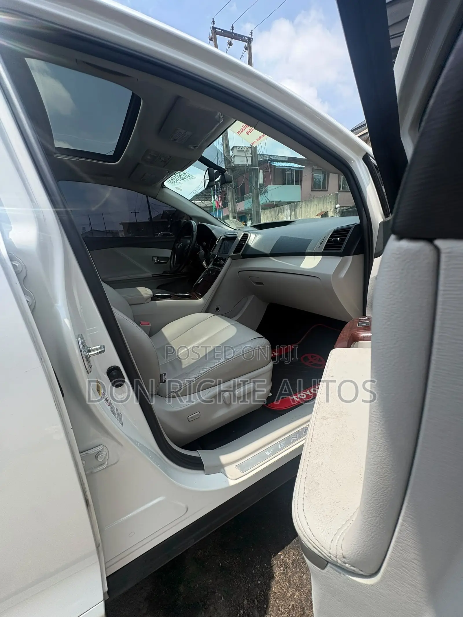Toyota Venza 2011 White