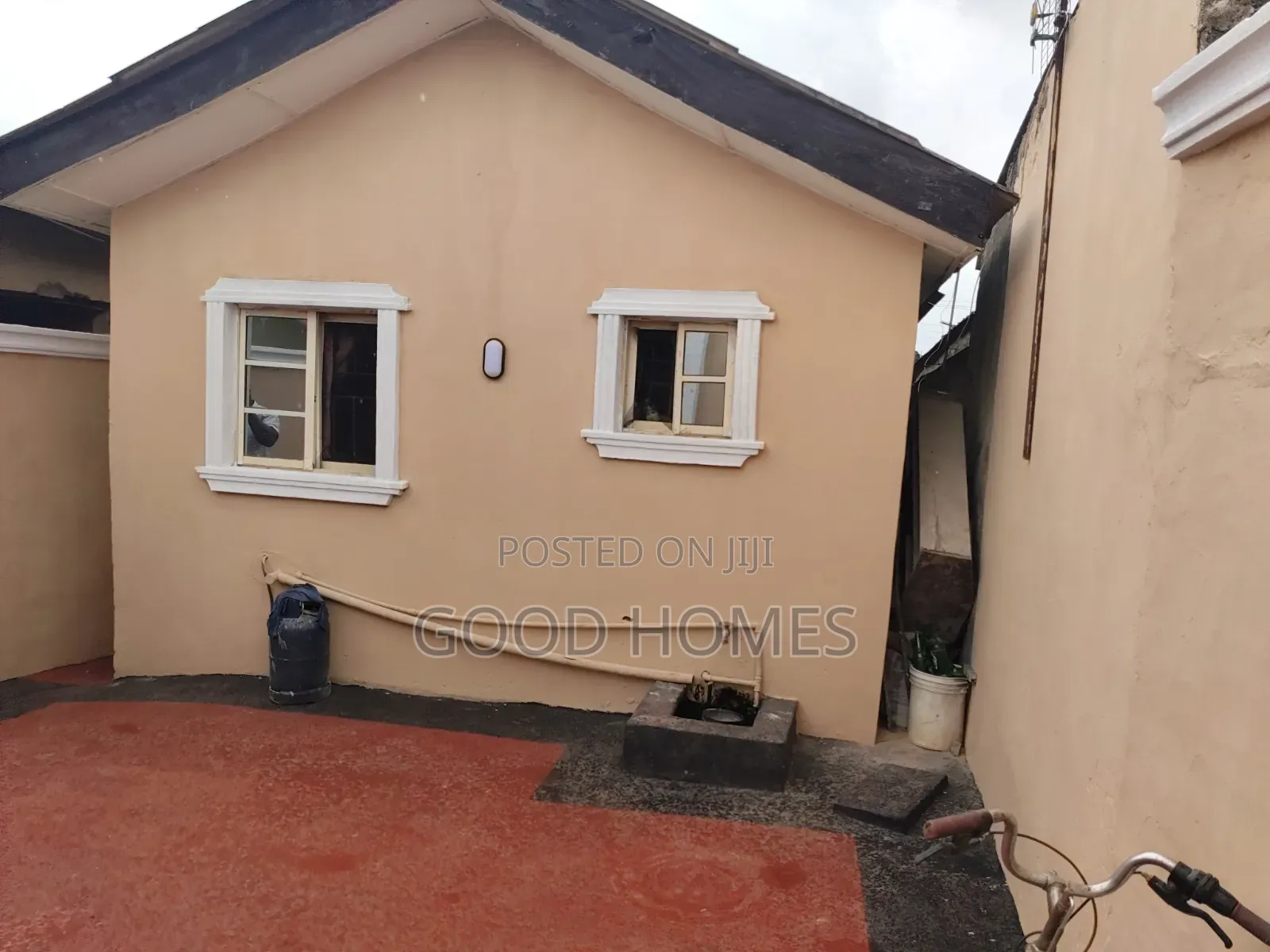 Furnished 20bdrm Block of Flats in Igando for sale