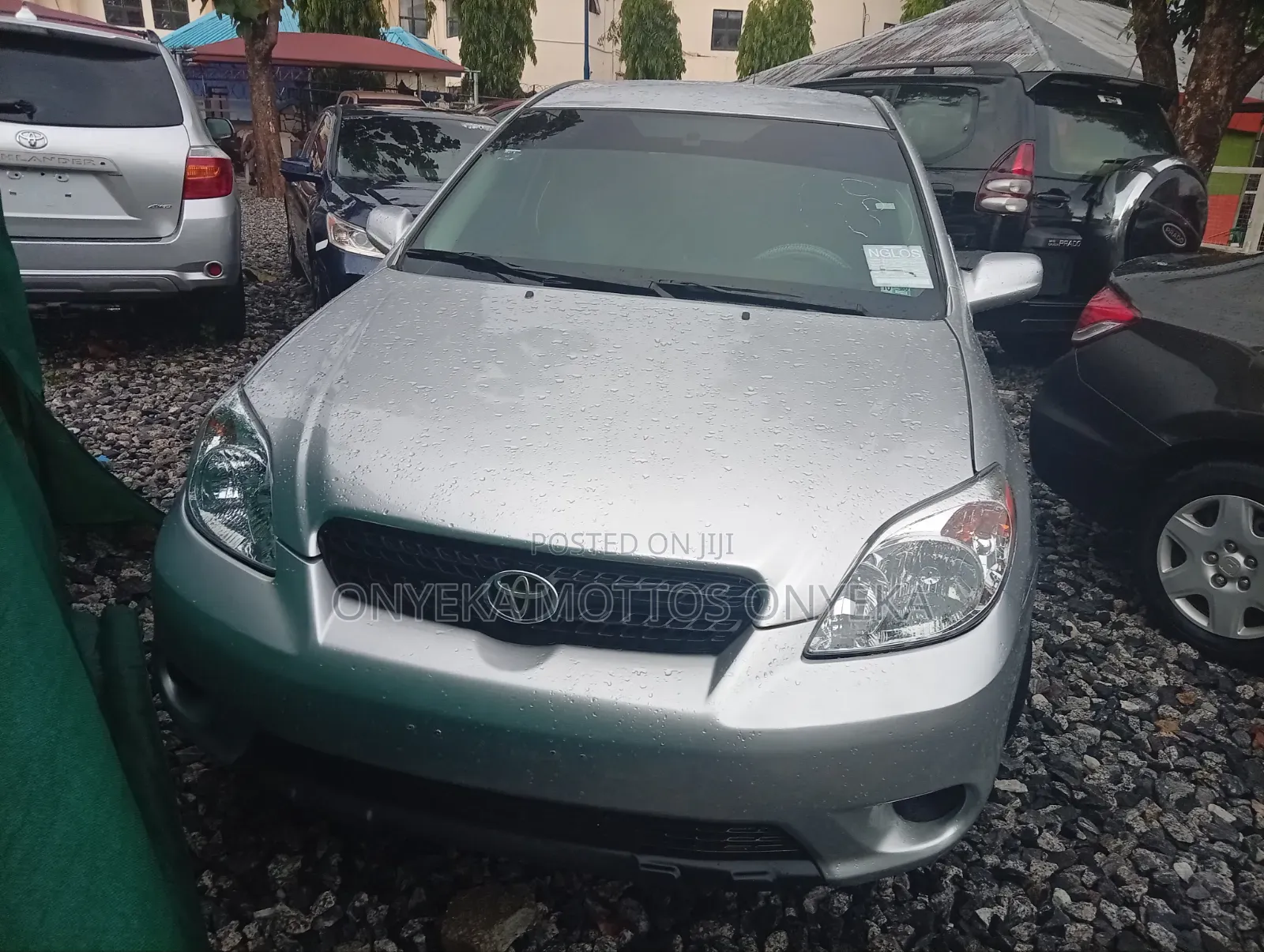 Toyota Matrix Hatchback FWD (1.8L 4cyl 5M) 2005 Silver