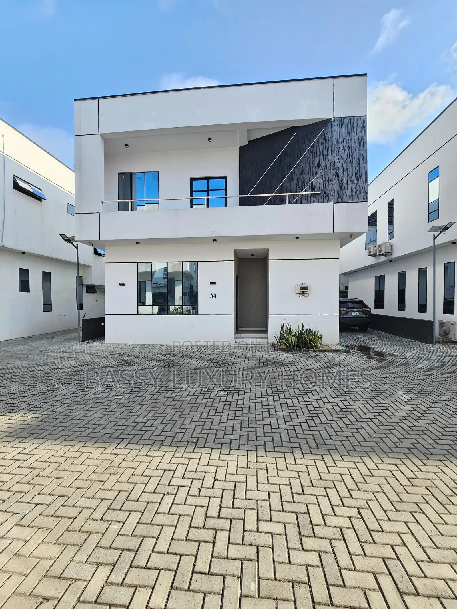 4bdrm Duplex in Lekki for sale