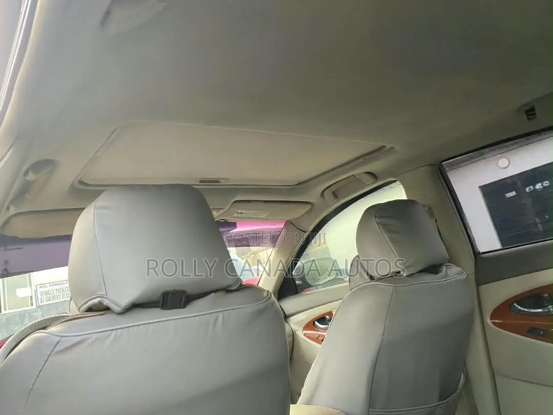 Toyota Camry XLE V6 4dr Sedan (3.5L 6cyl 6A) 2011 Gray